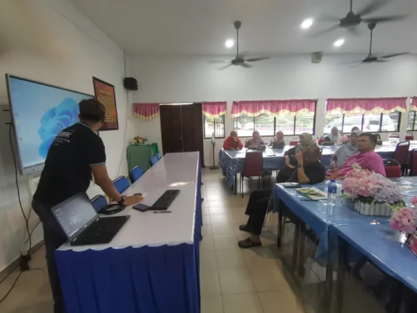 arvia-arv-100-smartboard-65-inch-smk-aminuddin-baki-johor-bharu007