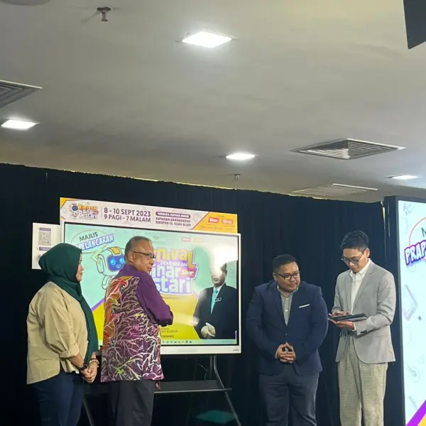 Israk Solution Ushers in a New Era of Digital Education at the “Pre-Launch Ceremony of the Pendidikan Sinar Bestari Carnival 2023”