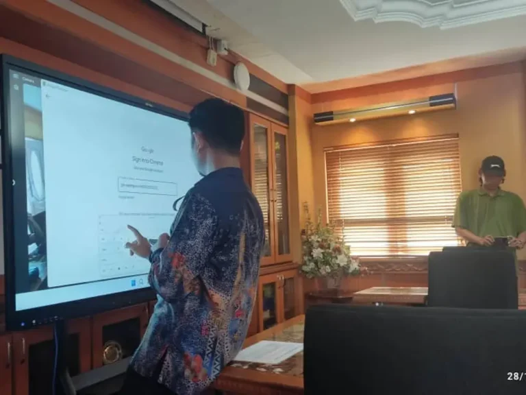 Empowering Education: Sektor Pengurusan Maklumat Jpn Selangor Integrates Arv400 Smartboards arvia smartboards arv400 jpn selangor israk solutions
