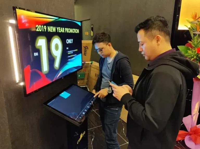 cellora touchscreen monitor kiosk 006 1