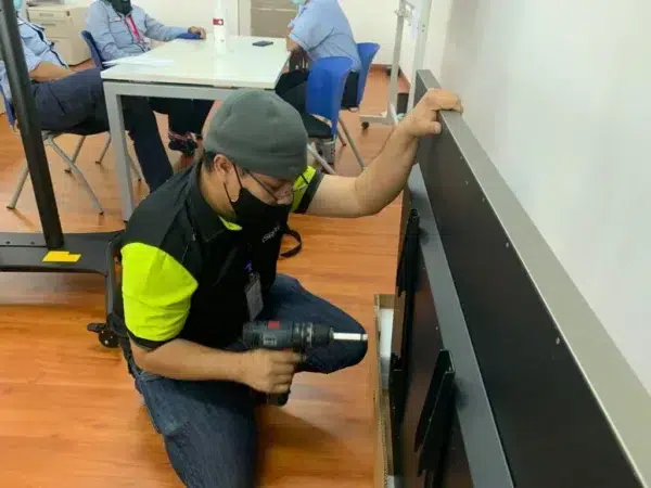 daihatsu-perodua-interactive-smartboard-003