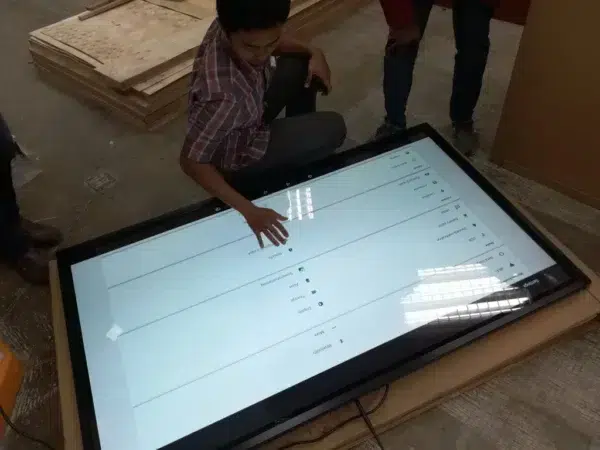 dekays-group-touchscreen-monitor-007