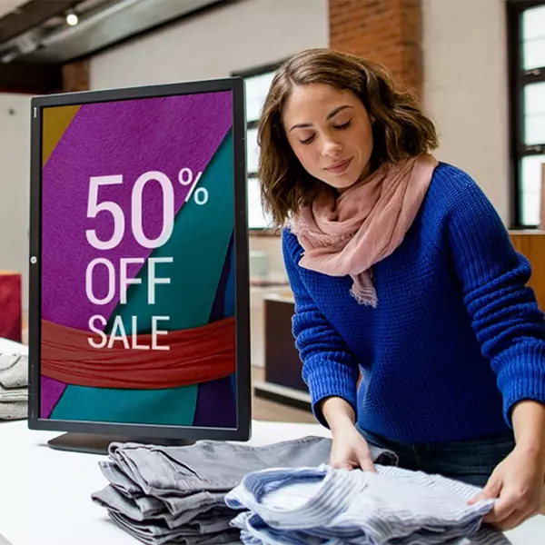How Digital Signage Drives Sales in Retail Environments