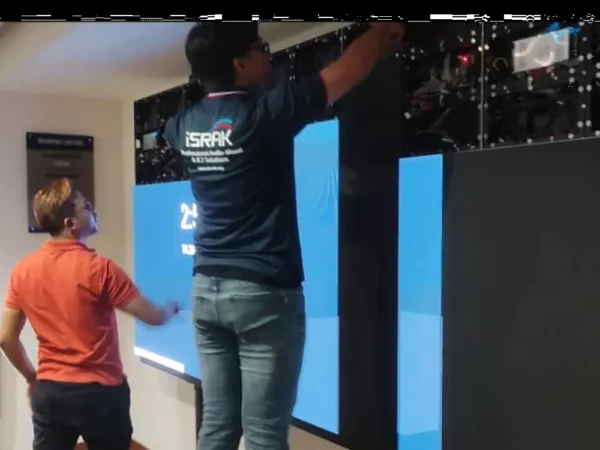 drb-hicom-led-drone-videowall--014