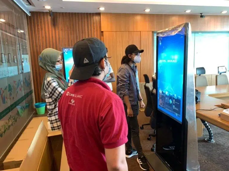 Touchscreen Floor Stand Kiosk For Dreamedge Sdn Bhd 2020- Complete Solutions Touchscreen