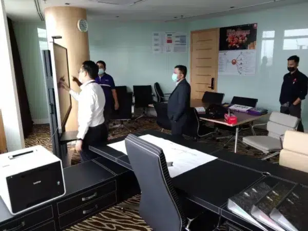 felda-interactive-smartboard-001