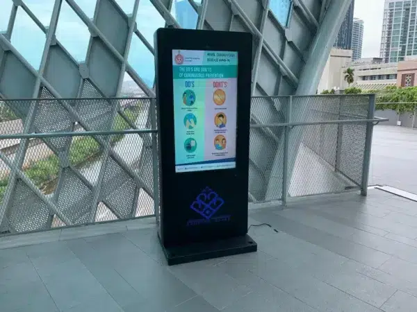 floor-standing-digital-signage-pintasan-saloma-020