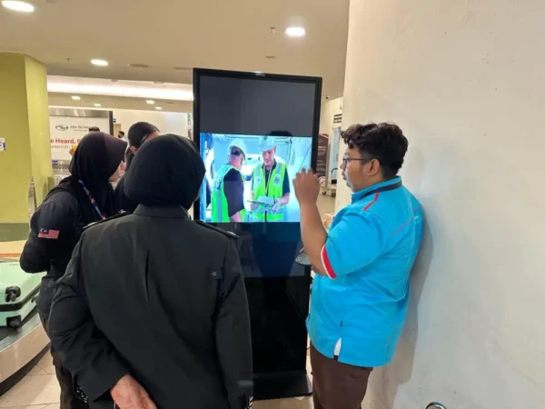 floor-standing-kiosk-FLR 103- 55- Maqis-Penang-004
