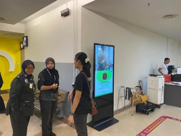 floor-standing-kiosk-FLR 103- 55- Maqis-Penang-013