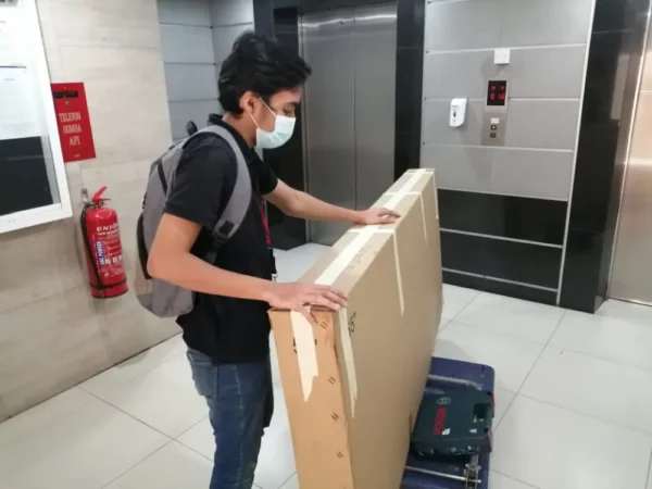 floor-standing-kiosk-flr-100-55-inch-evoke-productions-sdn-bhd-002