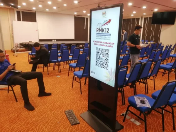 floor-standing-kiosk-flr-103-49-training-cdms-unit-perancang-ekonomi-jpm-putrajaya-003