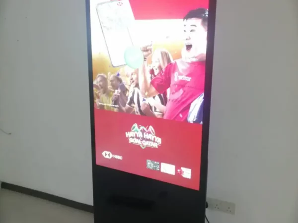 floor_standing_kiosk_flr_100_55_evoke_production-007