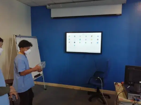 hospital-sungai-buloh-digital-signage-monitor-mon100-009