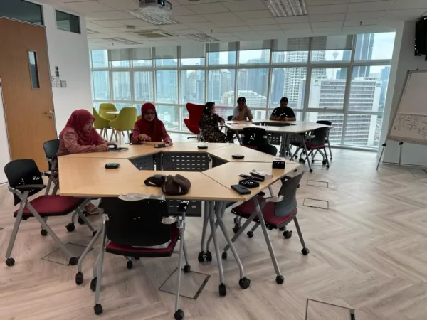 hybrid-classroom-utm-kl-002