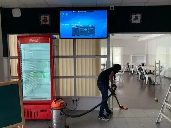 iium-digital-signage-monitor-005