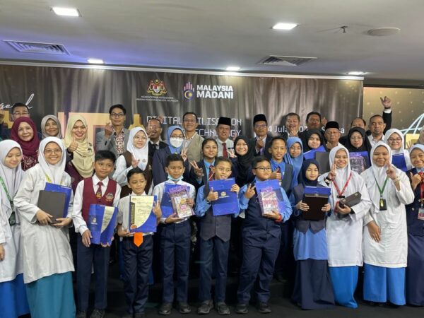 Embracing the Challenge: Selangor’s Journey Towards Digital Education