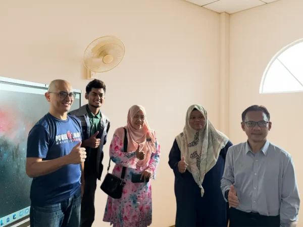 Empowering Rural Digital Transformation with Arvia Smartboard – Kampung Angkat MADANI Project