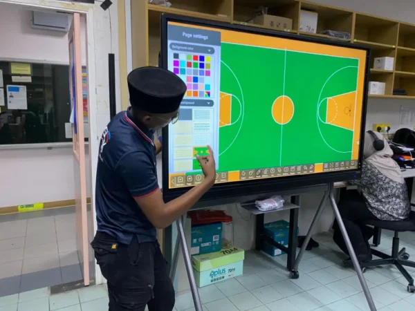 interactive-smartboard-arv100-65-hospital-ukm-005