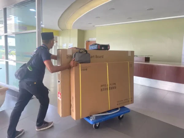 interactive-smartboard-arv100-65-hospital-ukm-007
