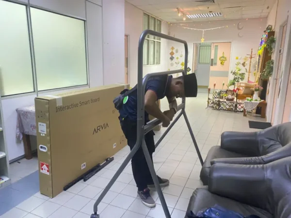 interactive-smartboard-arv100-65-hospital-ukm-010