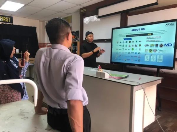 interactive smartboard smk bakar arang israk solutions arvia solutions
