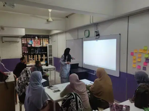 intergrated-islamic-school-interactive-whiteboard-001