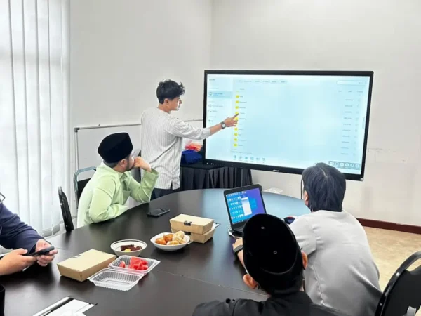 Direct USB connection to the AI smartboard for masjid at Masjid At-Taqwa, deployed by Israk Solutions