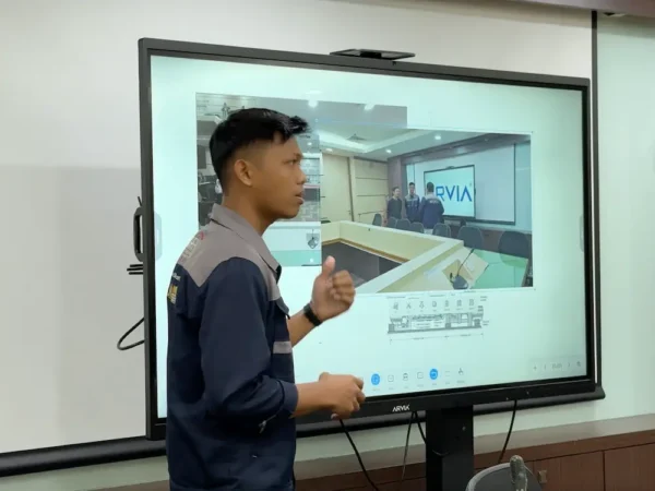 Arvia AI Smartboard displayed in a TVET workshop setting