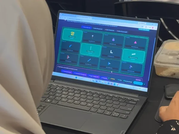 Teachers building an interactive PdP game during Arvia AI 3D Training Putrajaya