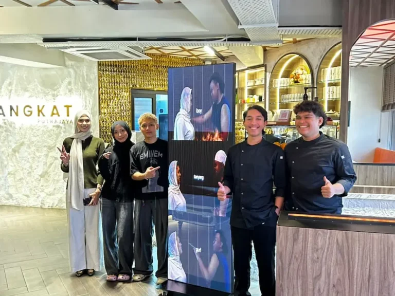 israk arvia led poster changkat cafe putrajaya display 002