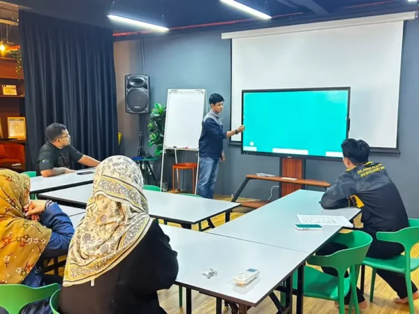 Sesi perundingan wasiat dan hibah di smart meeting room Kausar Wealth Management