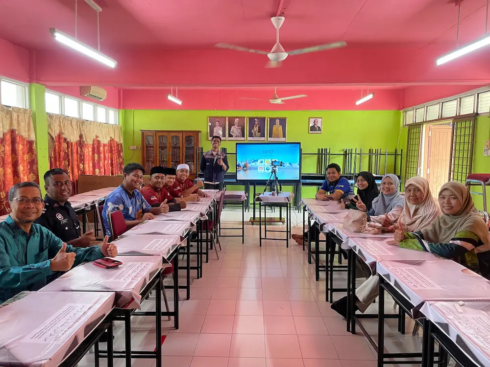 Arvia Smartboard AI Maahad Al Islah Upgrade for Religious Studies and Meetings