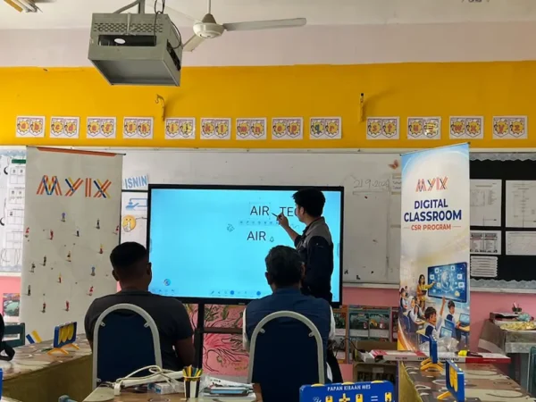 AI OCR and drag and drop function on Arvia Smartboard AI at SK Pos Brooke