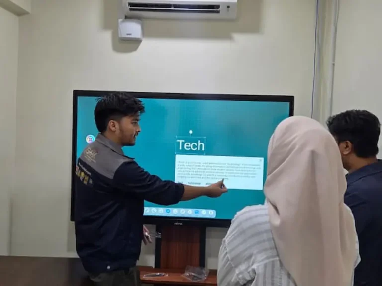 Arvia Smartboard AI built-in AI features demo