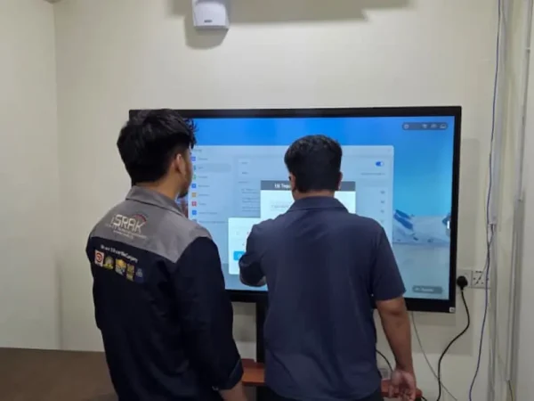Uji Teguh Berhad client hands-on interactive touchscreen smartboard AI via Israk Solutions