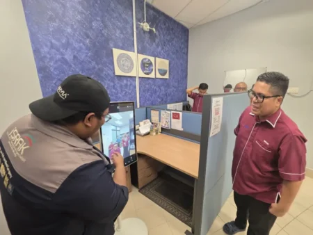 Arvia Fliptouch 24 Inch Pasir Gudang Arvia FlipTouch 24 inch Pasir Gudang display at ILP office in Johor