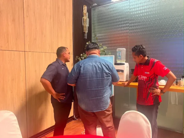 Arvia FlipTouch Johor Bahru interactive display in use at UTM Skudai