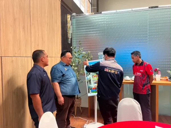 Arvia FlipTouch 32 inch portable touchscreen display at UTM Skudai office in Johor Bahru