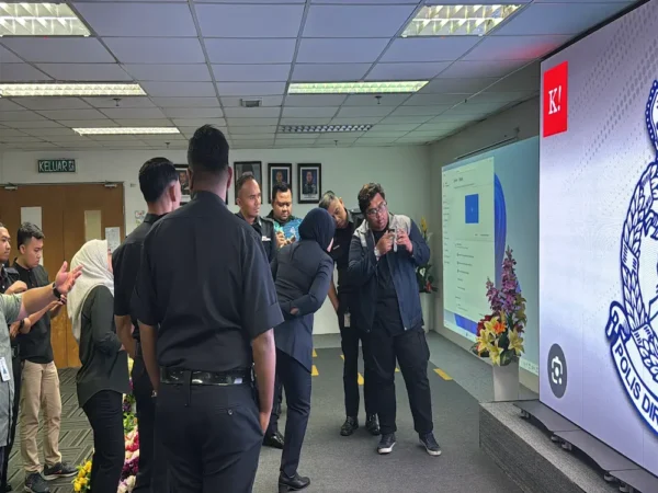 Arvia LED Poster Bukit Aman display used during a briefing session in a Malaysian government hall