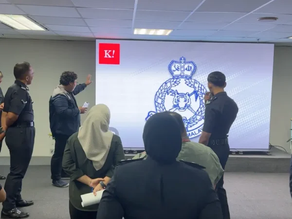 Five Arvia LED Poster units forming a seamless display wall at PDRM Bukit Aman
