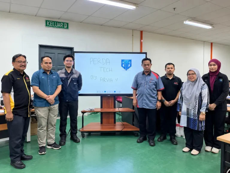 Israk Solutions team with Star Fortune Global after the AI smartboard Penang installation at Perda Tech