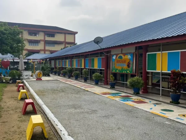 SK Pendidikan Khas Integrasi (SK PPKI) Taiping, Perak, ahead of the AI smartboard for special education installation