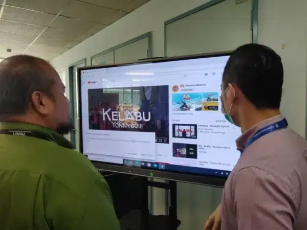 jabatan-kimia-malaysia-interactive-smartboard-007
