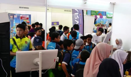 karnival pendidikan sinar bestari-smartboard-windows and android-dataran karangkraf-001