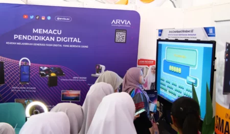 karnival pendidikan sinar bestari-smartboard-windows and android-dataran karangkraf-002