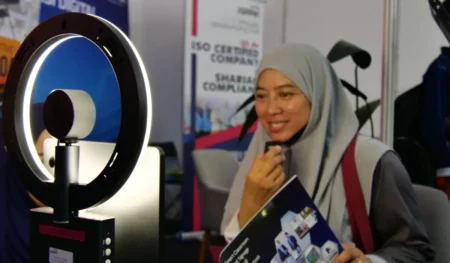 karnival pendidikan sinar bestari-smartboard-windows and android-dataran karangkraf-012