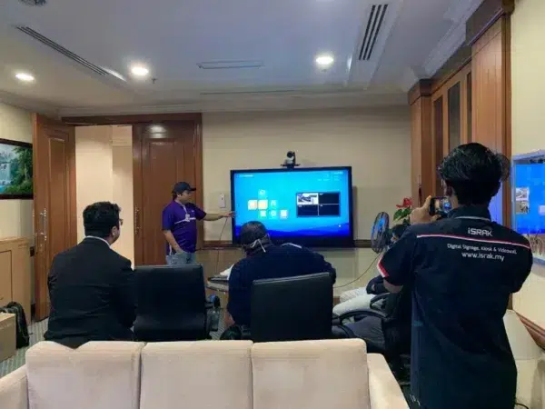 kementerian-kesihatan-malaysia-bilik-ketua-pengarah-interactive-smartboard-002