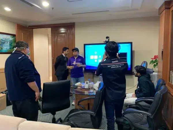 kementerian-kesihatan-malaysia-bilik-ketua-pengarah-interactive-smartboard-013
