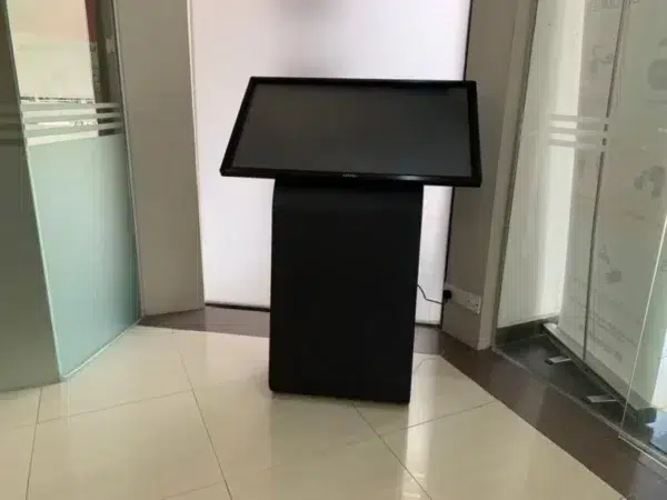 kolej-universiti-poly-tech-mara-kuptm-touchscreen-monitor-kiosk-002
