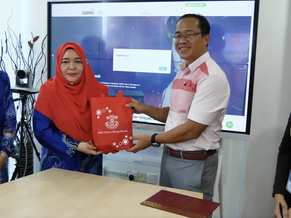 Lawatan Delegasi Sekolah Menengah Kebangsaan Klang Utama ke Showroom Israk Solutions